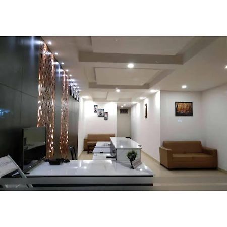 Hotel Meridian Grand シャムシャバード エクステリア 写真